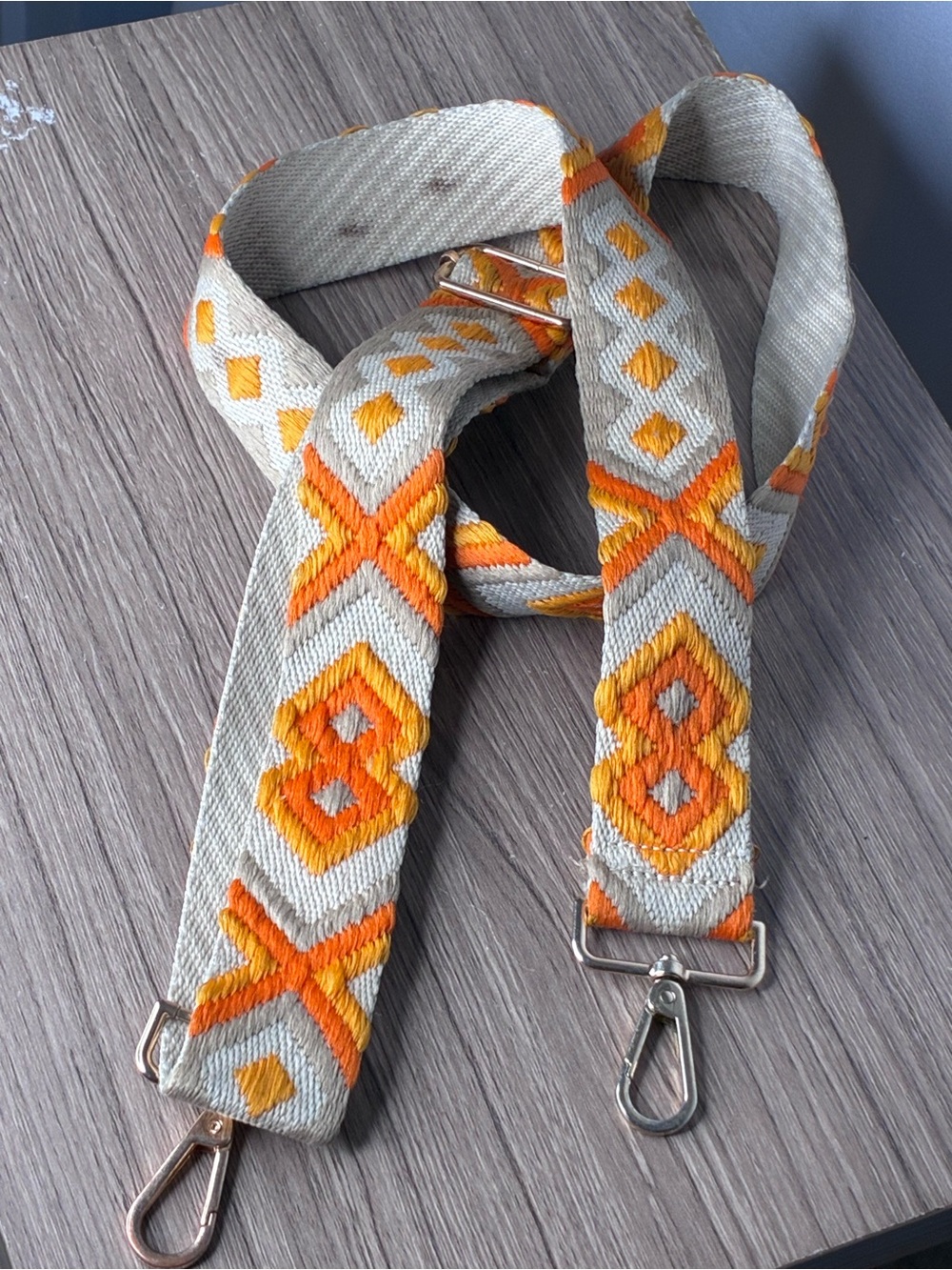 🐼 3/$25 GUC Geometric Patterned Strap in Orange and Tan